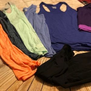 7 piece lot of women’s work out clothes